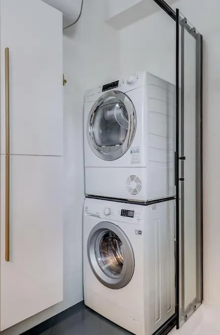 Spacious Lux Beach Apartment 스플리트