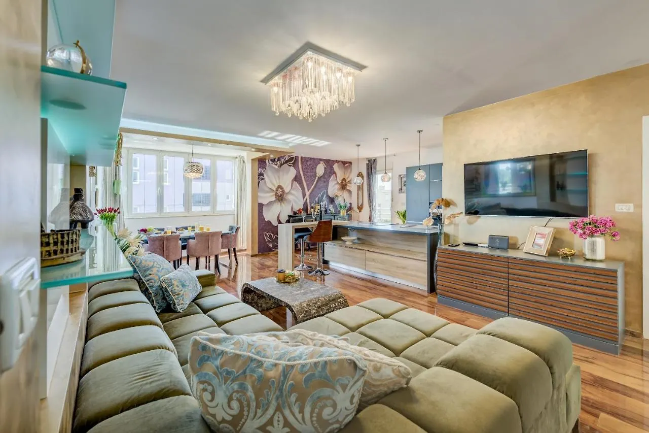 Spacious Lux Beach Apartment 스플리트 크로아티아
